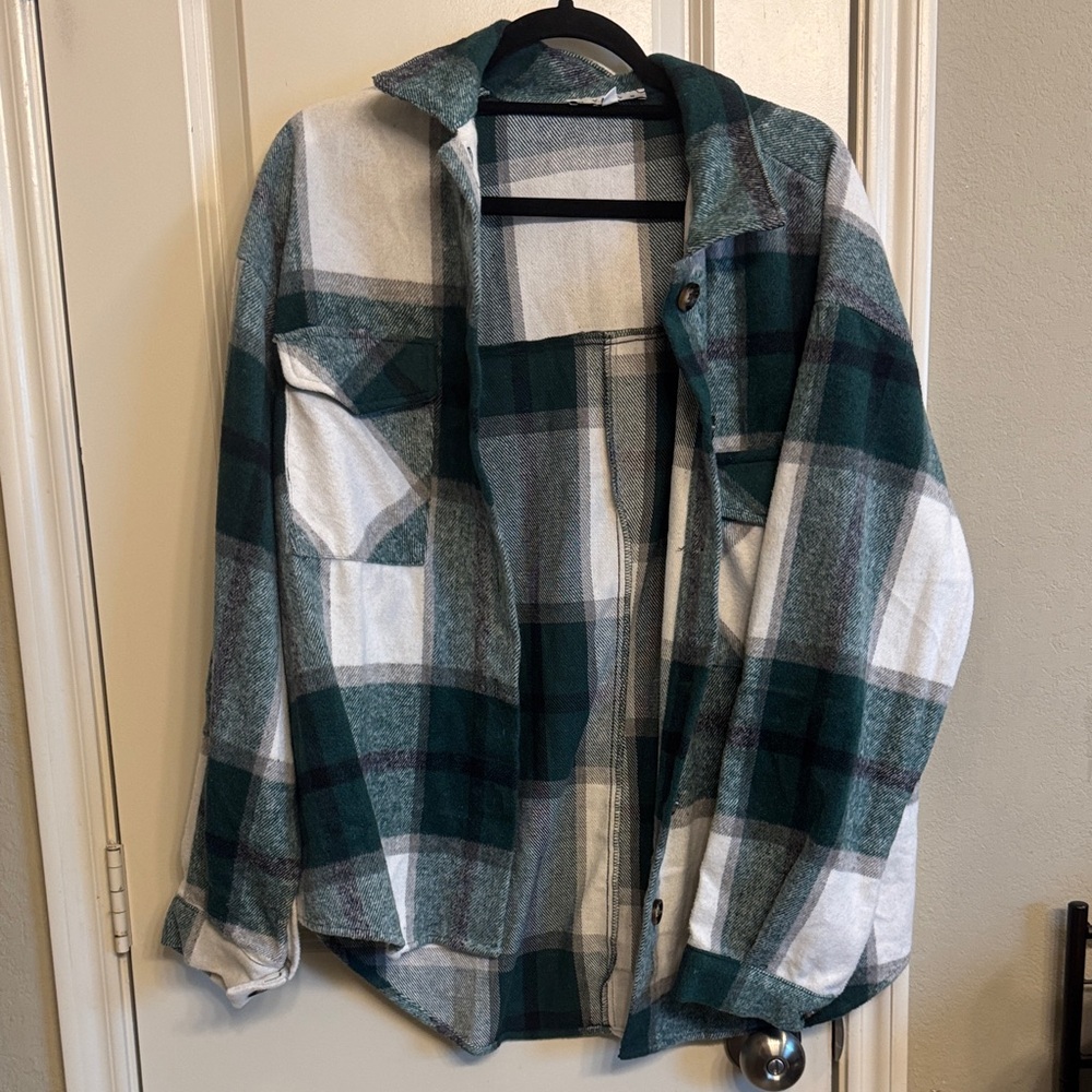 Women’s plaid shacket